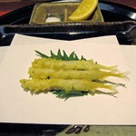 天一 - 「白魚」。季節限定でのご提供です。