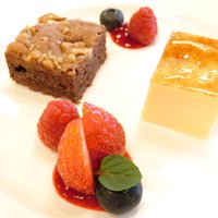 タピルージュ - ランチコース 2090円 のチーズケーキとチョコブラウニー