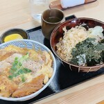 鶴乃庵 - 料理写真:カツ丼とそば(冷たぬき)