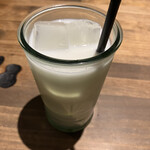 スパイス研究所MAD CHEFs - 吸う力を試せる　どろりんちょ濃厚ラッシー