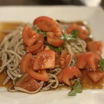 楽 - バジルANDトマト蕎麦