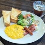 びっくりドンキー - 料理写真:ドンキースペシャルブレックファースト(スクランブルエッグ) 910円