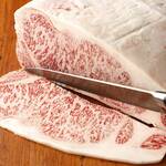 焼肉 おとぼけ - お肉の王様サーロイン！
旨味、肉質、柔らかさ共に申し分なしの一品です！