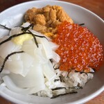正立食堂 - ウニ・イカ・いくら丼　3,300円