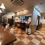 あーはらへった - 清潔な店内です