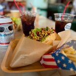 DriveIn HalCafe - 