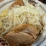 ラーメン豚山 - 料理写真: