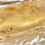 薪窯パン 西の都 - チーズチャバタの断面