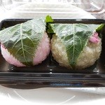 千鳥饅頭総本舗 - 桜もち2個入り
