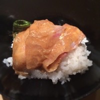 うち山 - 最後の〆の鯛茶漬け＼(^o^)／
                    全てにおいて大満足の和食でした(^-^)/ 母や姉が一緒だったので残念ながらお料理の写真はこれ一枚（≧∇≦）
                    でも美味いって十分伝わりますよね♪ うふ♡