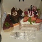 デュプレいしい - 主人が私の誕生日の為に購入してきたケーキ（４種）.