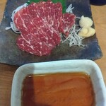 魚・肉・地酒 弐乃助 - 青森県産上霜降り馬刺し ハーフ