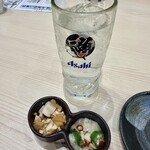北海道魚鮮水産 - 鍛高譚ハイボール、お通し
