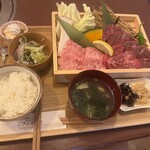 炭火焼肉とステーキ ニクノキヲク - 