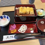 鰻の神楽 - 料理写真:暫く待つとお願いしたダブルたまごうな重の半身１９２５円の出来上がりです。