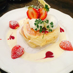LANI cafe PLACE - あまおういちごのパンケーキ