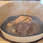 君のハンバーグを食べたい - 料理写真:淡路玉ねぎの和風ハンバーグ＋ごはんみそ汁セット1,584円(税込み)
