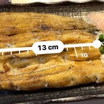 うなぎ いけだ - 白焼、大きかった。そして、出された時、細かい気泡がじゅわじゅわ沸いてた。もう、大好きなヤツ。醤油が1番合った。塩と思ってたのが、勘違いも甚だしかった。