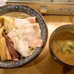 濃厚鶏そば 葵 - 料理写真: