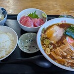 いちむら食堂  - 料理写真:ラーメン定食　鮪ぶつ切り