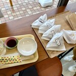 コロッケのころっ家 - 料理写真:イートインスペース