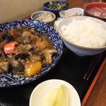 夢や - 「彩り野菜と牛肉の黒酢炒め」 