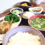 夢や - 「ブリのバジルソテー」