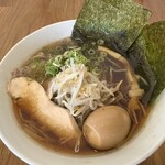 麺彩キッチン あひる食堂 - あひる特製醤油麺1200円