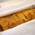 本煉果子 炊蓮 isshin  - わらび餅（深煎りきなこ）