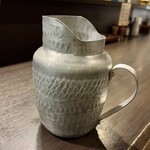 熱帯食堂 - お水が入った容器が聖杯みたい♪