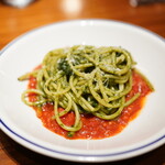 ボッテゴン - バジルソースとトマトソースのパスタ