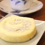 夢や - ランチのデザート・ロールケーキ