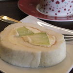 夢や - ランチのデザート・メロンの入ったロールケーキ