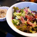 FAB - サラダと玄米ご飯。