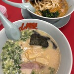 ラーメン山岡家 - 料理写真: