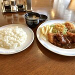 レストハウス ヨシヤマ - チキンカツレツ定食