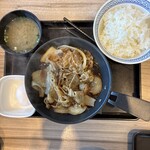 吉野家 - 牛鉄板焼肉定食　954円