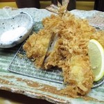 豚笑 - 手前のエビがデカいっす。