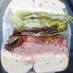 NAVY BAGELS - ローストビーフサンド