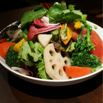 Wain Chuu Bou Tamaya Ooyama - 16品目野菜のデトックスサラダ（ハーフ）680円