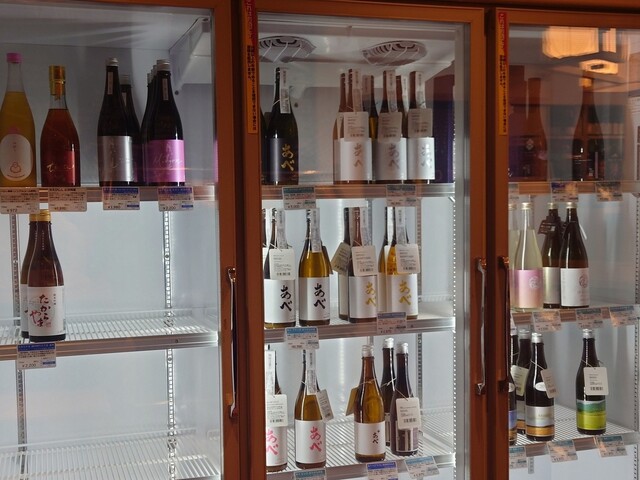 角打ち＋81 カネセ商店 （【旧店名】 くずしフレンチの日本酒バル