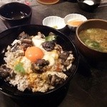 Yakitori To Mizutaki Karasuma - [ランチ]　究極の親子丼＋スープ(1000円)