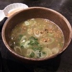 焼き鳥と水炊き 烏丸 - [ランチ]　鶏スープ　旨味があります