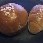 グーテ・ルブレ - 料理写真:左イリヤジェンヌ、右塩ロール