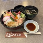 すし屋 赤兵衛 - 料理写真:上ちらし、お吸物