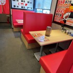 横浜家系ラーメン 本多家 - 店内
