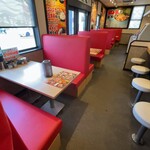 横浜家系ラーメン 本多家 - 店内