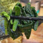 横浜家系ラーメン 本多家 - ほうれん草リフト