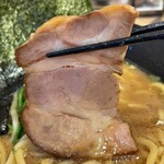 横浜家系ラーメン 本多家 - チャーシューリフト