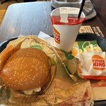 バーガーキング - ドリンク写真:スパイシーサルサアポカドワッパーセット（1,240円）